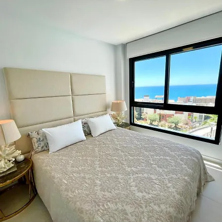 Luxury 3 Bedroom Penthouse * פואנגירולה