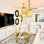 Luxury 3 Bedroom Penthouse Appartement *